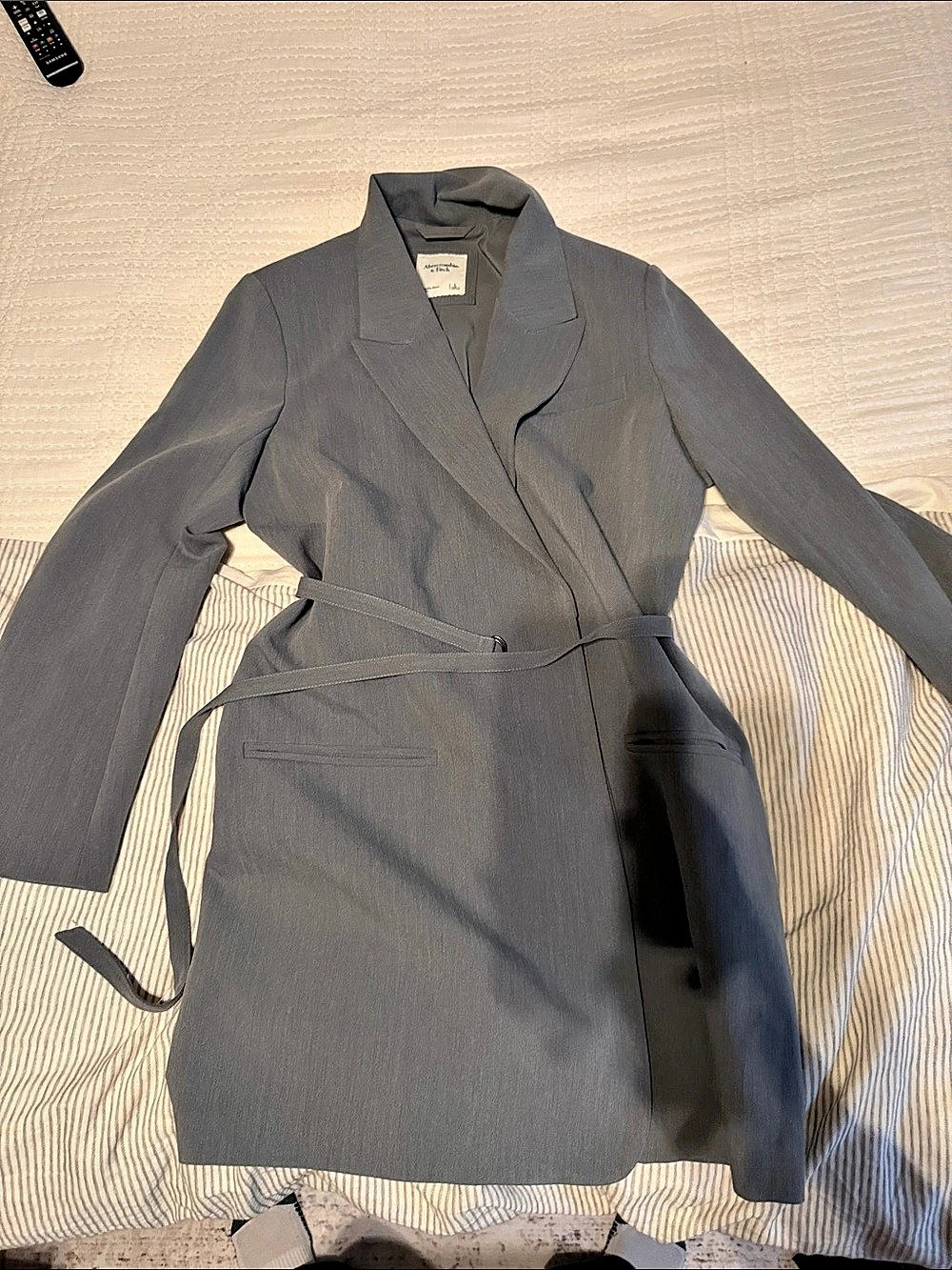 Abercrombie & Fitch Gray blazer dress Coat Size large Like New